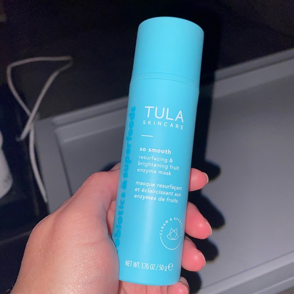 Resurfacing and brightening fruit enzyme mask